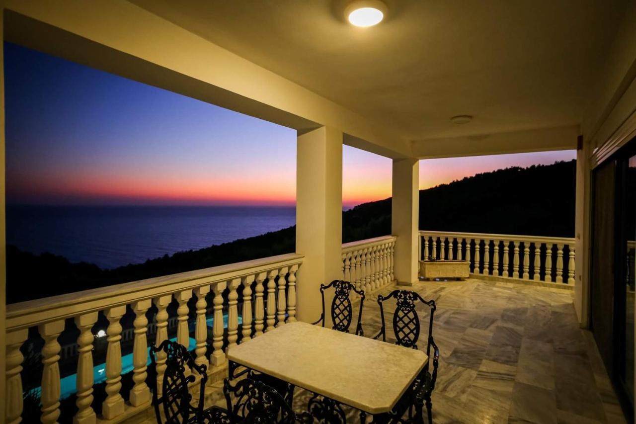 Keri Me Away - Argo'S Summer Poolside Retreats Exterior foto